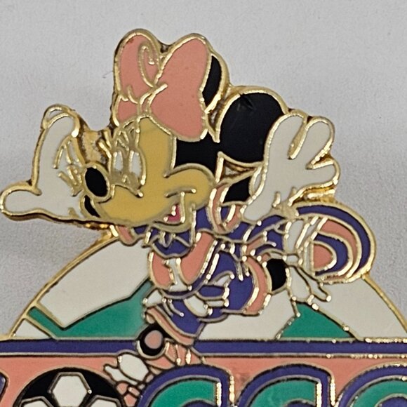DISNEY Pin Trading ~ Walt Disney World ~ Minnie Mouse ~ Soccer Princess ~ 2003 - Picture 2 of 11